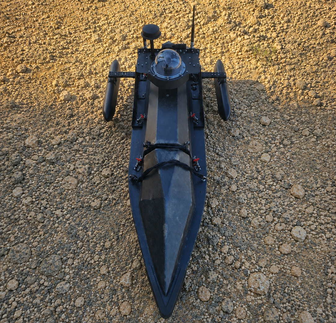 mono-hull USV, compact unmanned surface vessel, shallow-water USV, jet-powered USV, autonomous marine platform.
Contego - viper 160 top view - usv for marine robotics