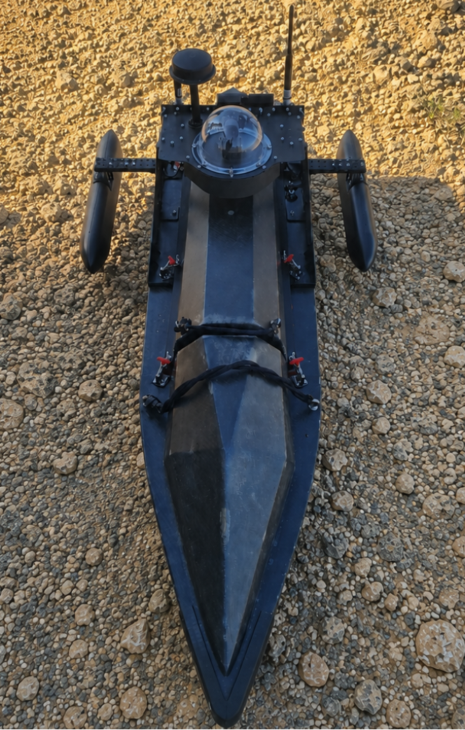 mono-hull USV, compact unmanned surface vessel, shallow-water USV, jet-powered USV, autonomous marine platform.
Contego - viper 160 top view - usv for marine robotics